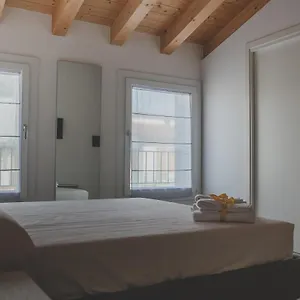 Bed and breakfast Terra Ferma Rooms&more
